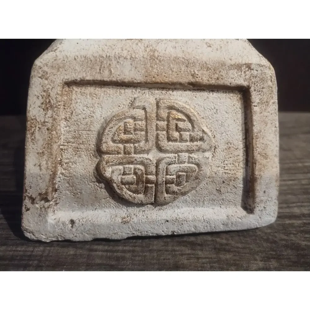N/A wide candleholder concrete
